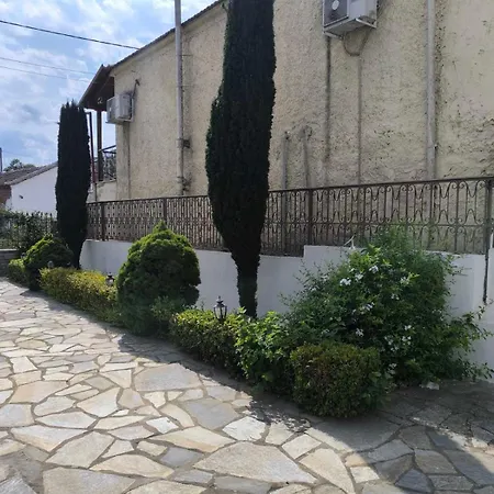 דירה With Garden Family *